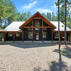Hochatown Cabin with Hot Tub, Fire Pit & Pets | Between The Pines Broken Bow