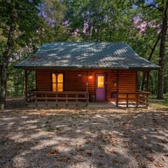 Lost In The Past Cabin | Indoor Hot Tub + Fireplace | Pet-Friendly Hochatown Cabin Near Broken Bow Lake & Beavers Bend