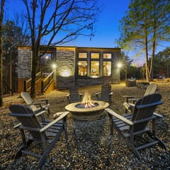 These Are The Days | Luxury Hochatown Cabin with Hot Tub, Grill & Pets