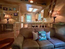 Lost On The Lake Cabin | Hochatown Cabin with Hot Tub, Fireplace & Pets - Image 4
