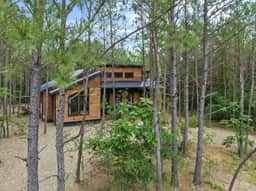 Pino Vista Lodge- Outdoor Family Fun with Zipeline! - Image 2