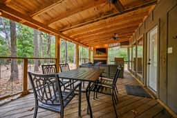 EZ Ridge Retreat | Broken Bow Lake Cabin with Hot Tub, Fire Pit & Pets - Image 5