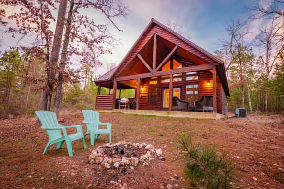 Heaven’s Gate | 1BR Pondside Broken Bow Cabin with Hot Tub & Pets - Image 1