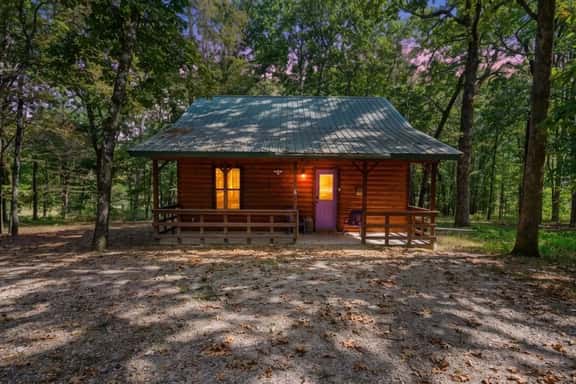 Lost In The Past Cabin | Indoor Hot Tub + Fireplace | Pet-Friendly Hochatown Cabin Near Broken Bow Lake & Beavers Bend - Image 1