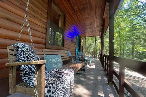 Lost In The Woods Cabin | Hochatown Cabin with Hot Tub, Fire Pit & Pets - Image 1