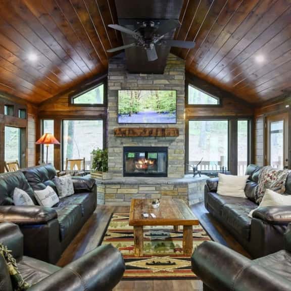 Bent Pine Lodge | Hot Tub • Fire Pit • Sleeps 14 - Image 1