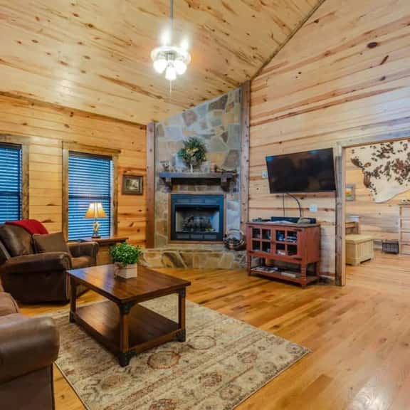 Free My Soul | 1BR Broken Bow Cabin with Hot Tub, Fire Pit & Pets - Image 1