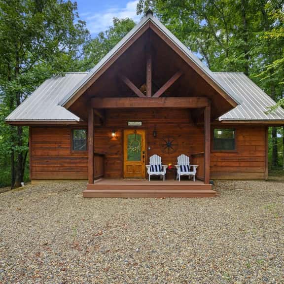 Knockin’ Boots Cabin | 2BR Secluded Broken Bow/Hochatown Cabin with Private Hot Tub & Fire Pit - Image 1
