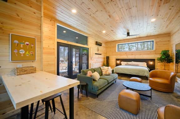 BLK JCK Cabin | Romantic Hochatown Cabin for Two with Grill & Pets - Image 3