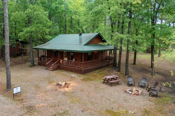 Lost In The West Cabin | Hochatown Cabin with Fishing Pond, Hot Tub & Pets - Image 2
