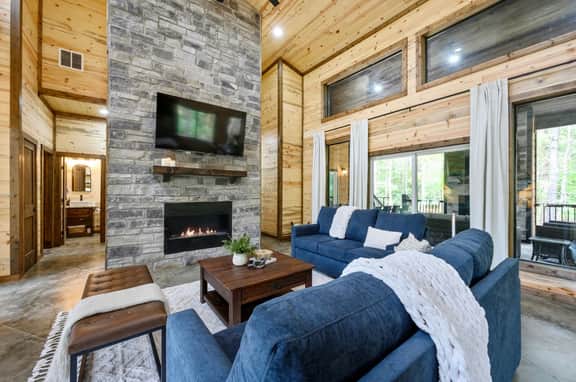 Pino Vista Lodge- Outdoor Family Fun with Zipeline! - Image 4