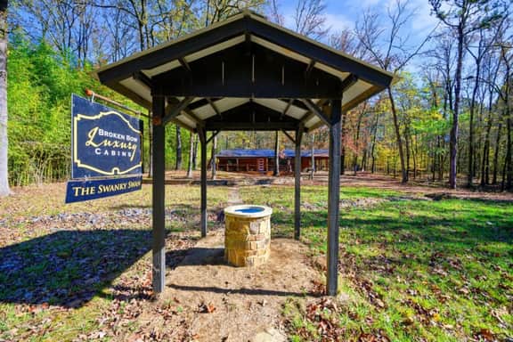 Whispering Trails Lodge | Secluded Pet-Friendly Broken Bow Cabin | Sleeps 9 | Forest Trails Near Lake, Beavers Bend & Hochatown - Image 2