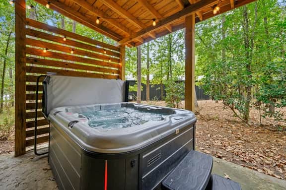 EZ Ridge Retreat | Broken Bow Lake Cabin with Hot Tub, Fire Pit & Pets - Image 4