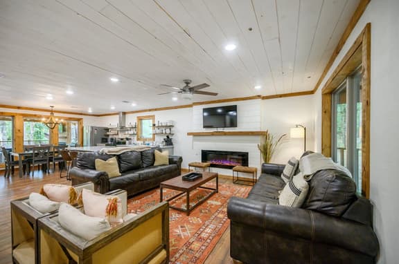 EZ Ridge Retreat | Broken Bow Lake Cabin with Hot Tub, Fire Pit & Pets - Image 1
