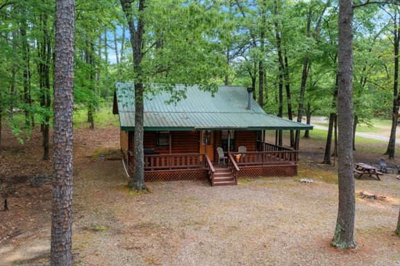 Lost In The West Cabin | Hochatown Cabin with Fishing Pond, Hot Tub & Pets - Image 1