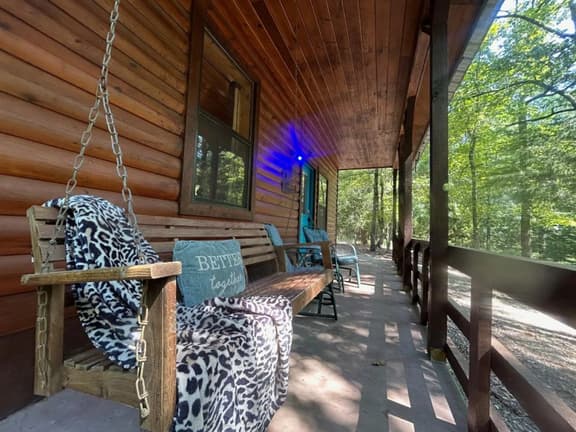 Lost In The Woods Cabin | Hochatown Cabin with Hot Tub, Fire Pit & Pets - Image 1